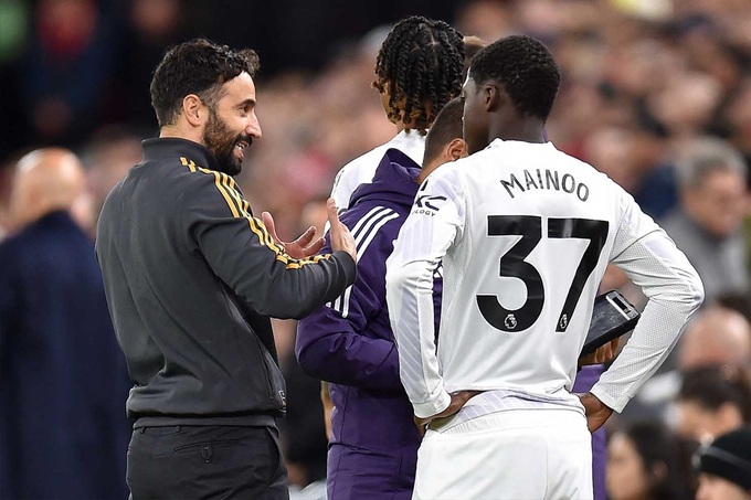 Theo HLV Amorim, MU đang đi đúng hướng