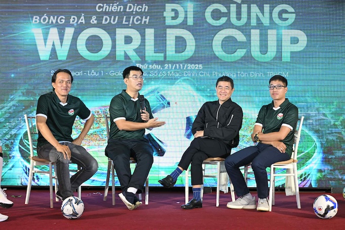 Những nhà tổ chức đang giải đáp những thắc mắc của báo giới và khán giả hâm mộ. Ảnh: AH