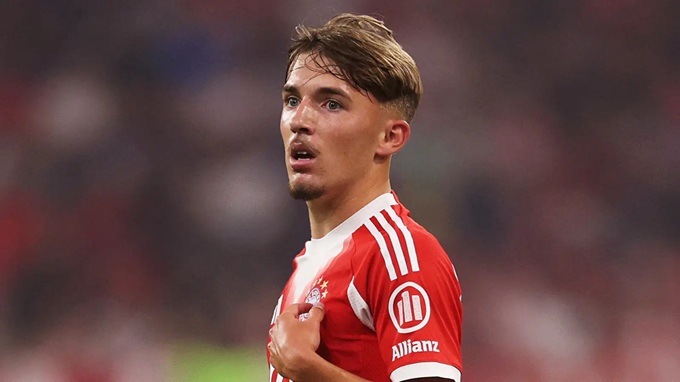 Bayern bảo vệ thần đồng "trăm năm có một" Lennart Karl