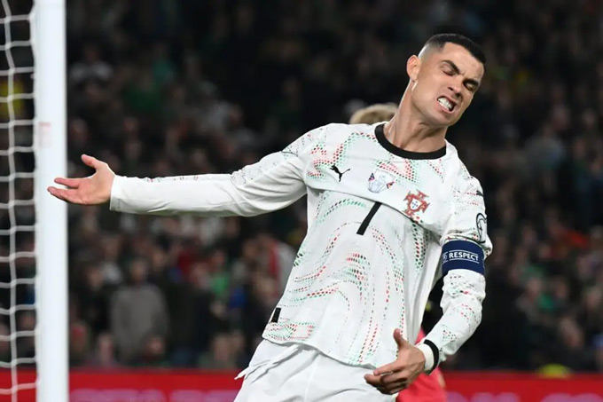 Đang có quá nhiều tranh cãi xoay quay việc liệu Ronaldo có nên lĩnh xướng hàng công của tuyển Bồ Đào Nha tại World Cup 2026