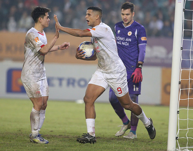 Thể Công Viettel thắng ngược để vào tứ kết Cúp Quốc gia - Ảnh: Minh Tuấn 