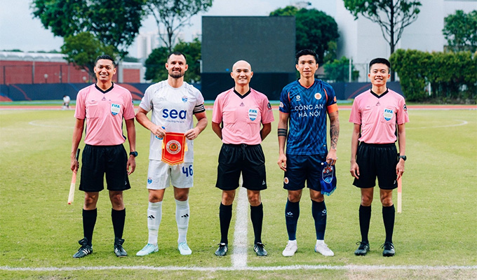 Văn Hậu được CAHN đăng ký thi đấu ở lượt về V.League 2025/26 