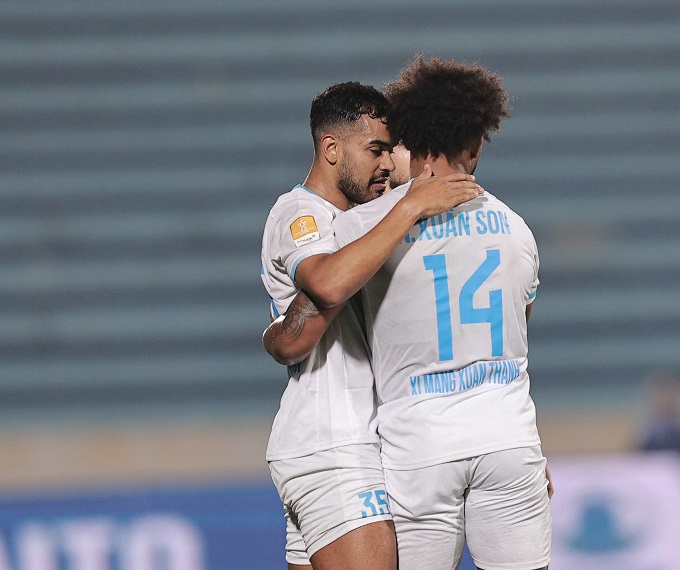 Xuân Son không thể thi đấu trước Ratchaburi do không được đăng ký 