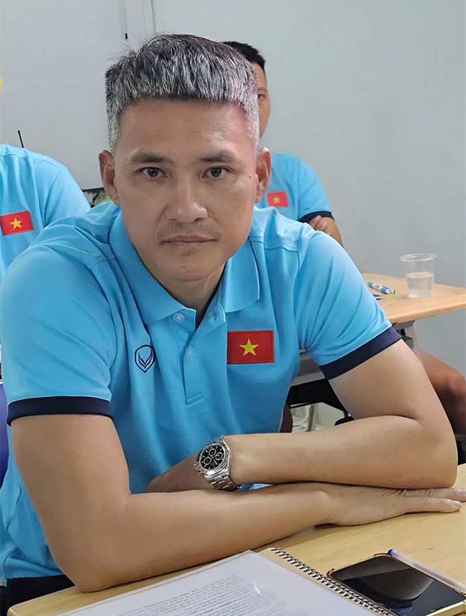 Công Vinh vừa hoàn thành khóa học bằng B HLV do VFF tổ chức