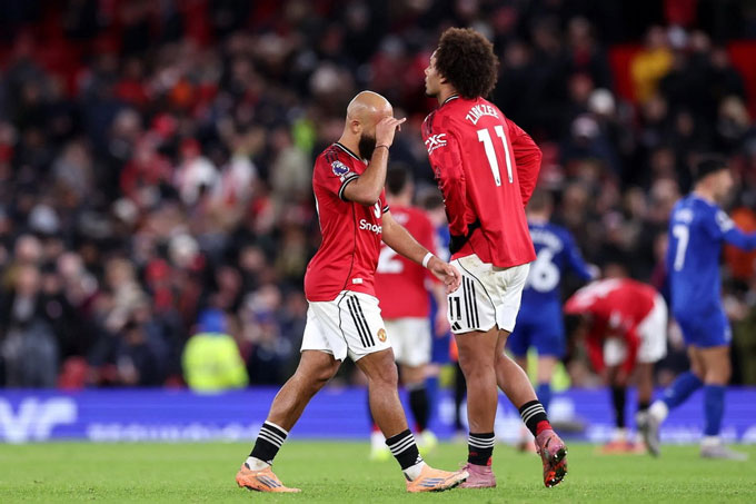 MU vừa thua đau Everton trên sân nhà dù chơi hơn người tới 80 phút