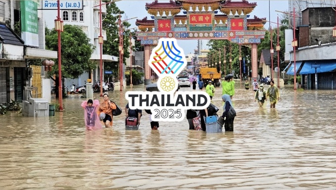 Thị trấn Hat Yai ở Songkhla đang chìm trong biển nước.