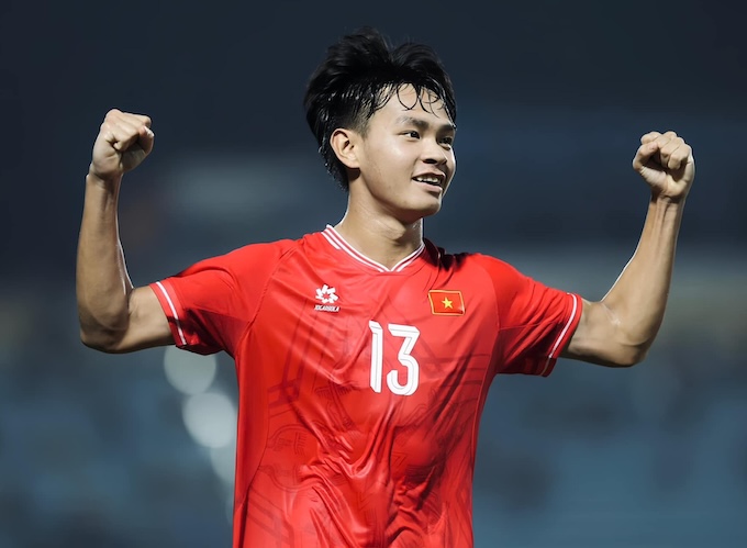 Vĩ Hào đang muốn cùng các đồng đội giành chiếc HCV môn bóng đá nam. Ảnh: Đức Cường