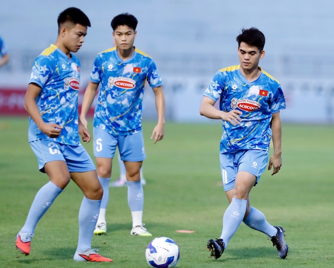 Khuất Văn Khang được bầu là đội trưởng U22 Việt Nam. Ảnh: Nguyên Khang