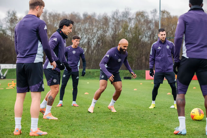 Nhiều cầu thủ trẻ đã được đôn lên tập cùng đội một MU