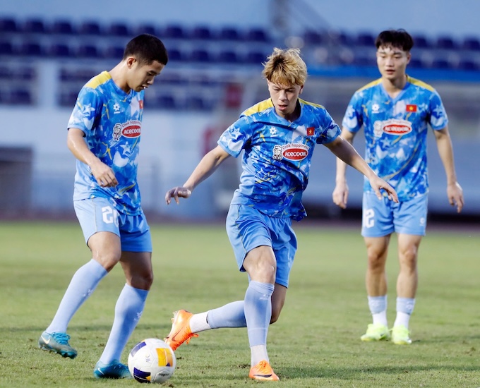 Các tuyển thủ U22 Việt Nam trong những ngày tập luyện tại Vũng Tàu. Ảnh: Anh Khoa 