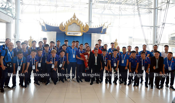 Đội U22 Việt Nam đăng ký 23 cầu thủ tham dự SEA Games 33. HLV Kim Sang Sik có sự hỗ trợ đông đảo của các trợ lý ở nhiều công việc khác nhau, trong thời gian diễn ra Đại hội - Ảnh: Đức Cường