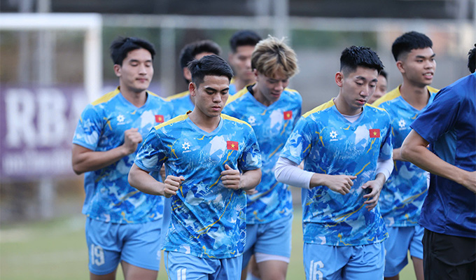 U22 Việt Nam bị tắc đường, chỉ có thể tập 40 phút ở buổi tập đầu tiên tại Bangkok, Thái Lan 