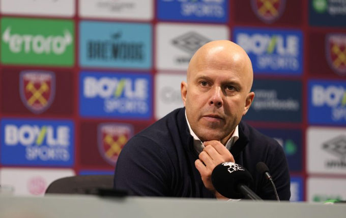 HLV Arne Slot muốn tăng cường nhân sự cho hàng tiền vệ của Liverpool