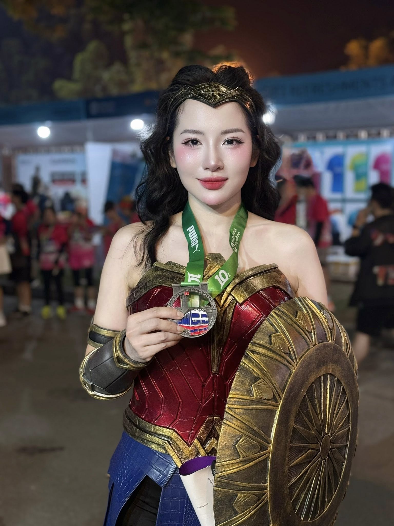 Loan Barbie hóa thân nữ thần chiến binh