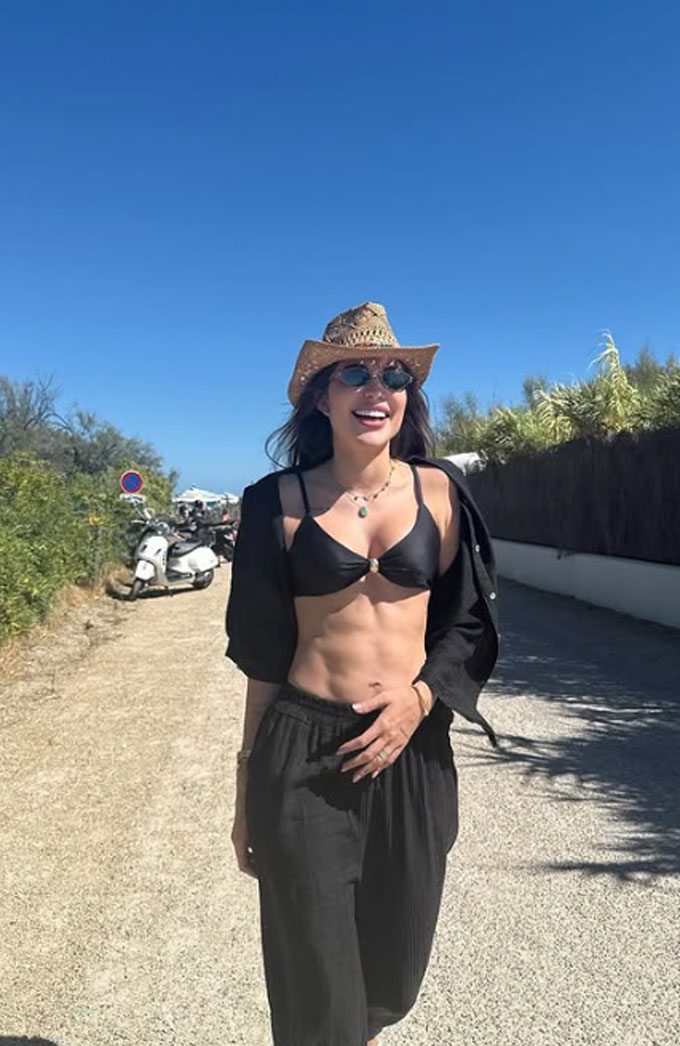 Monique Salum có sức hút khó cưỡng