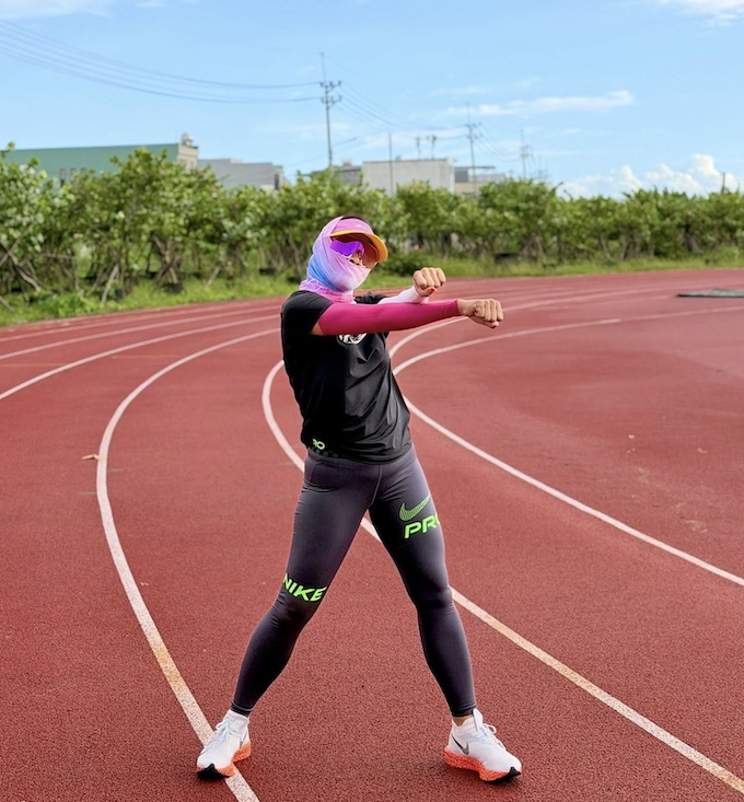 Bà mẹ một con này vẫn rất nhí nhảnh trên đường tập chuẩn bị cho SEA Games 33. Ảnh: Thành Ngưng 