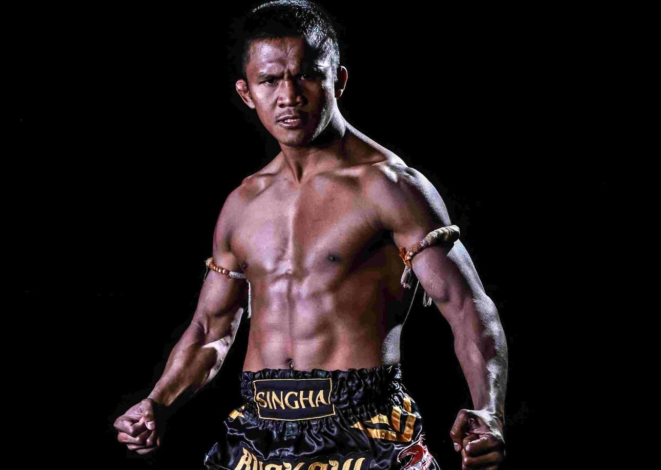 Huyền thoại làng võ Thái Lan Buakaw Banchamek