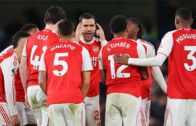 Arsenal có chiều sâu đội hình, kinh nghiệm đua vô địch