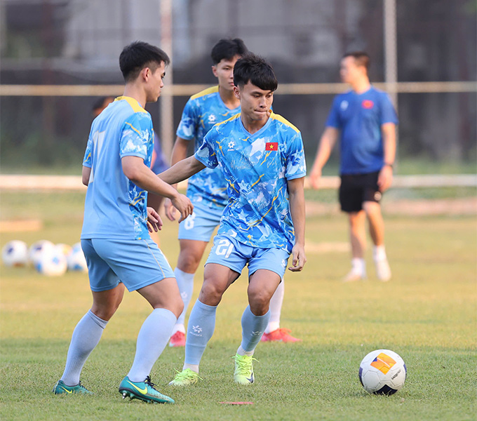 Minh Phúc và Văn Khang nhiều khả năng sẽ là "đôi cánh" của U22 Việt Nam ở trận ra quân gặp U22 Lào - Ảnh: Đức Cường