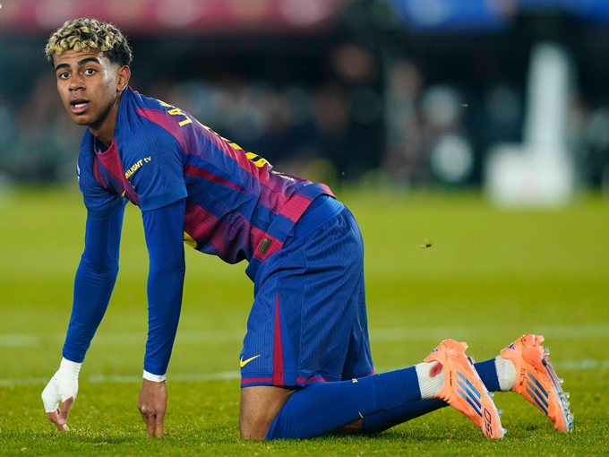 Yamal thường xuyên mất hút ở các trận cầu lớn