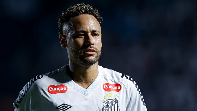 Neymar tỏa sáng với một cú hat-trick giúp Santos giành chiến thắng