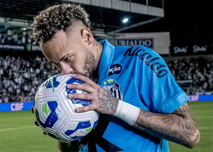 Neymar có cú hat-trick đầu tiên sau hơn 3 năm