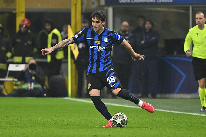 Mocchi khá đa năng khi chơi được ở nhiều vị trí bên hành lang cánh trái