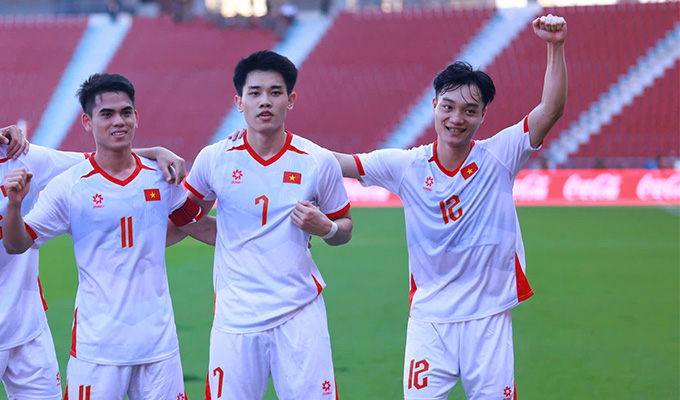 Niềm vui của U22 Việt Nam không trọn vẹn khi Xuân Bắc dính chấn thương, phải rời sân từ ngay hiệp 1 - Ảnh: Đức Cường 