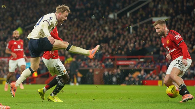 MU luôn đặt bản thân vào những thế trận mong manh