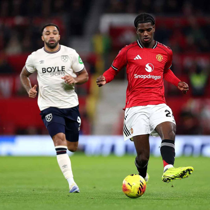 Việc tung Heaven ra sân ngay từ đầu là một quyết định không chính xác của Amorim