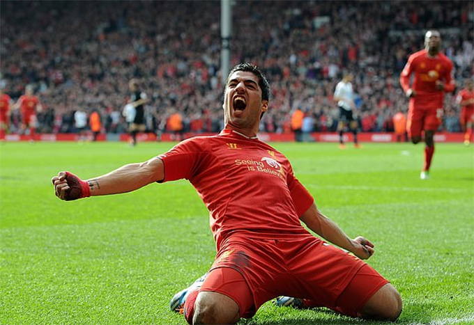 Suarez ở lại  thêm 1 năm, trước khi sang Barca