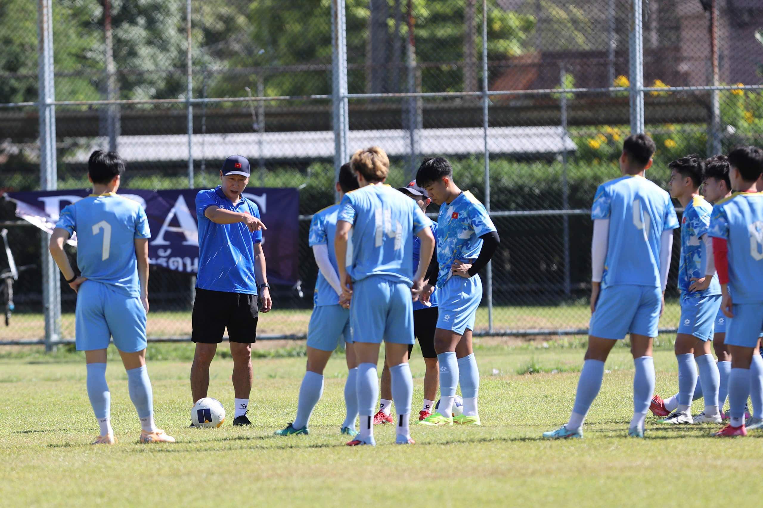 U22 Việt Nam hướng tới chiến thắng trước Malaysia giống như các đàn chị - Ảnh: Đức Cường