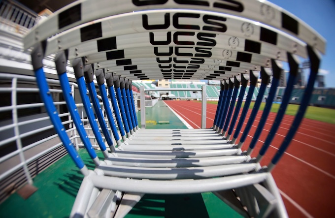 Hệ thống rào thi đấu của môn điền kinh. Ảnh: Đông Huyền