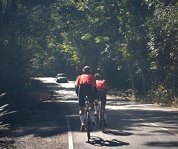 ĐT xe đạp nam làm quen đường đua tại Thái Lan. Ảnh: Sang Nguyễn