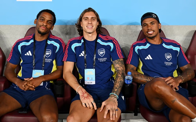 Đội hình xuất sắc nhất Premier League 2025/26: Arsenal áp đảo hoàn toàn