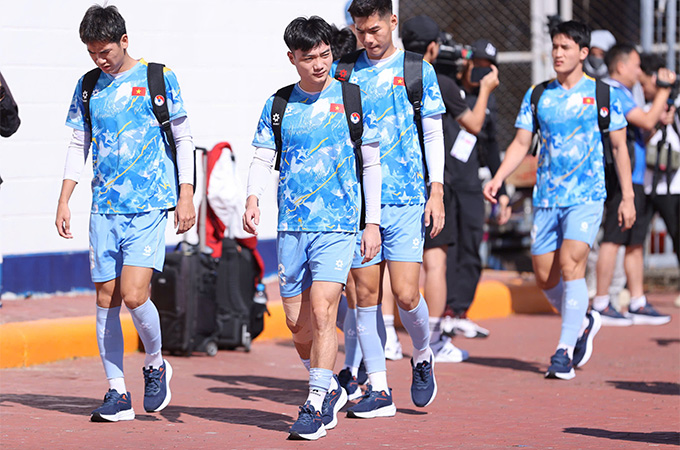 U22 Việt Nam chuyển sang tập vào buổi sáng để chiều ra sân xem giò U22 Malaysia