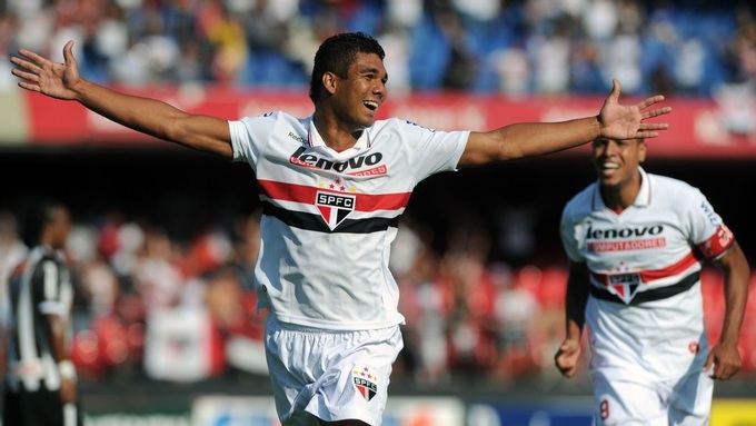 Tiền vệ người Brazil thời còn chơi cho Sao Paulo.