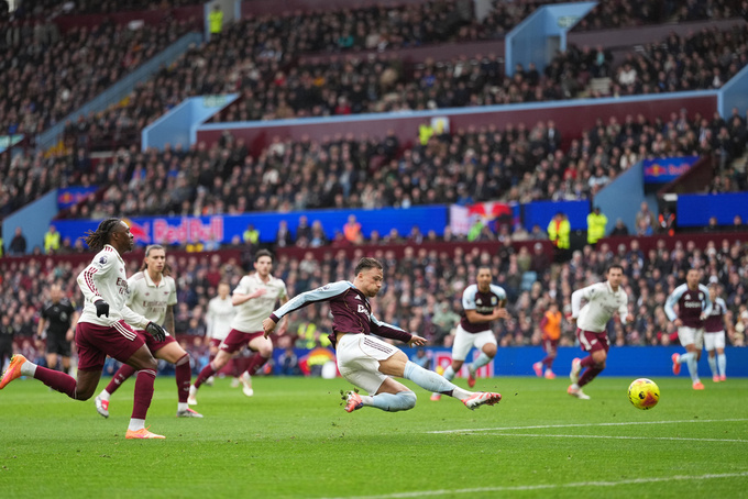 Arsenal đang bị các đội ở phía sau thu hẹp khoảng cách điểm