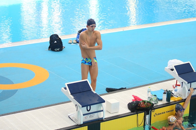 Kình ngư số 1 Nguyễn Huy Hoàng tập hồ tập. Ảnh: Nguyên Khang