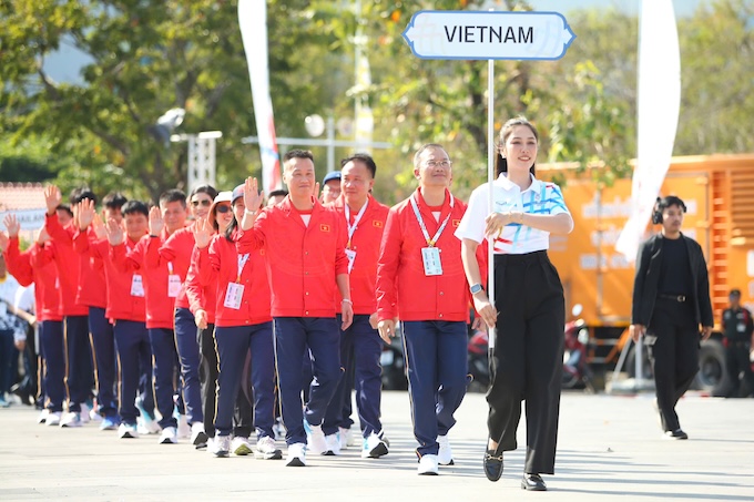 Đoàn thể thao Việt Nam tại lễ thượng cờ. Ảnh: Đức Cường