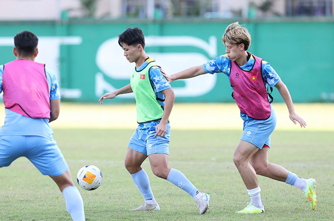 Viktor Lê cũng đang được thử nghiệm ở vị trí tiền đạo cánh của U22 Việt Nam - Ảnh: Đức Cường 