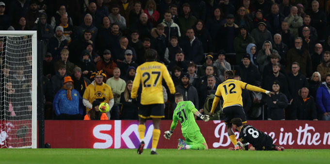 Nhưng anh vẫn nỗ lực dứt điểm và may mắn có được bàn thắng