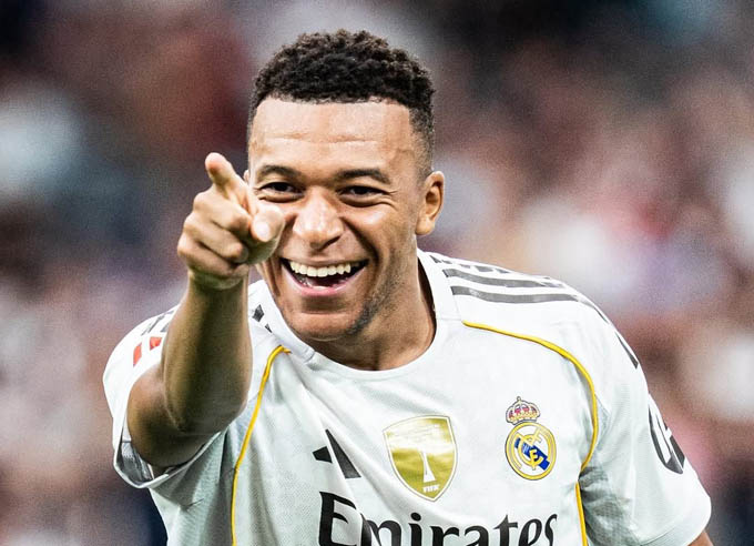 Mbappe chấn thương vẫn đá với Man City