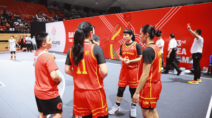 ĐT Bóng rổ nữ Việt Nam để thua sát sao trong ra quân 3x3 với đội chủ nhà Thái Lan. -Ảnh: Đức Cường