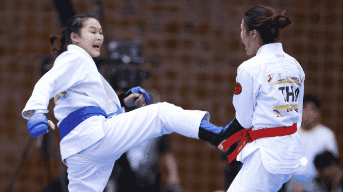 Võ sĩ Phùng Mùi Nhình thất bại đầy đáng tiếc lỡ hẹn với tấm HCV đầu tiêu cho đoàn thể thao Việt Nam. - Ảnh: Đức Cường