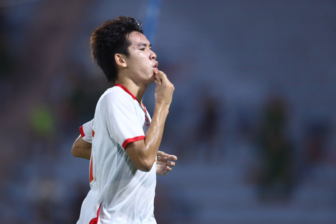 Cái chân trái của Lê Văn Thuận có thể làm nên chuyện trong cuộc đối đầu với U22 Malaysia - Ảnh: Minh Tuấn