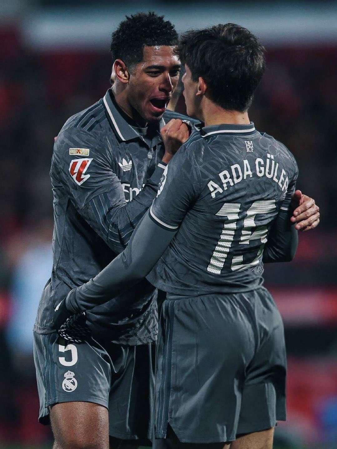 Bellingham là nước, còn Guler là dầu. HLV Alonso vẫn chưa thể hòa trộn chúng hoàn hảo