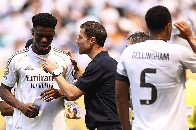 Tchouameni bày tỏ sự ủng hộ với Alonso