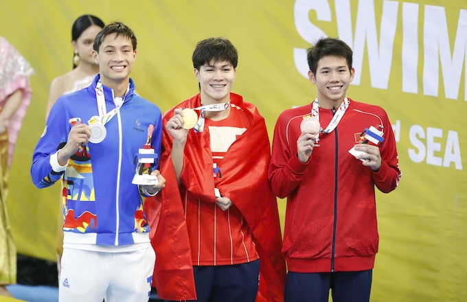 Các tuyển thủ giành huy chương ở 200m hỗn hợp nam. Ảnh: Đức Cường