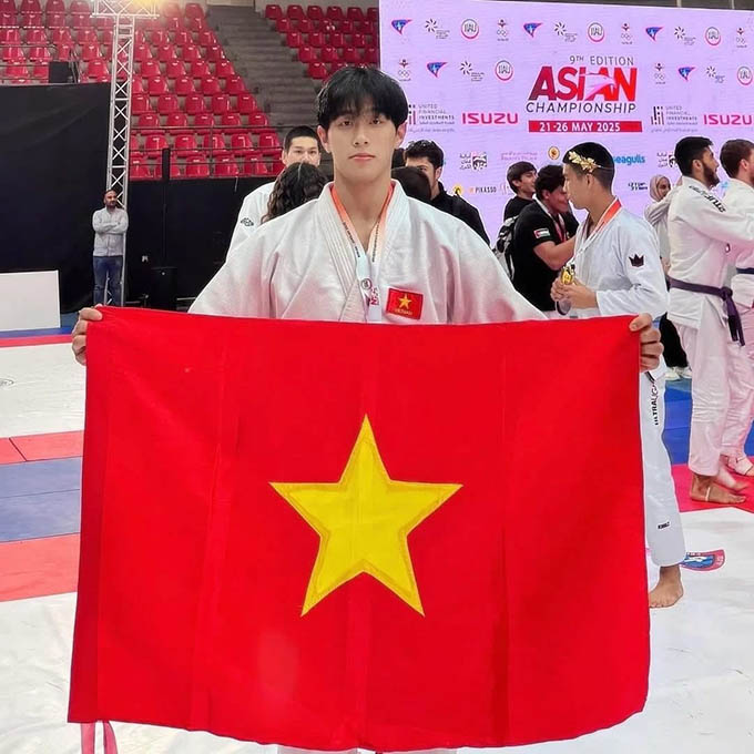 Tiến Triển đoạt HCV SEA Games 33
